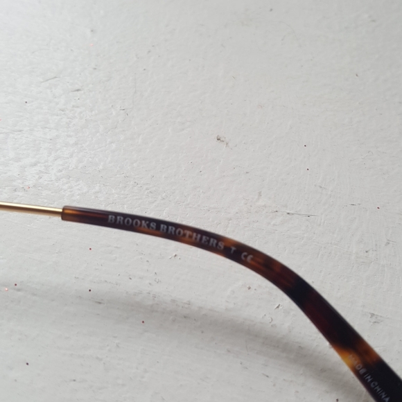Brooks Brothers Sunglasses - Picture 5 of 5